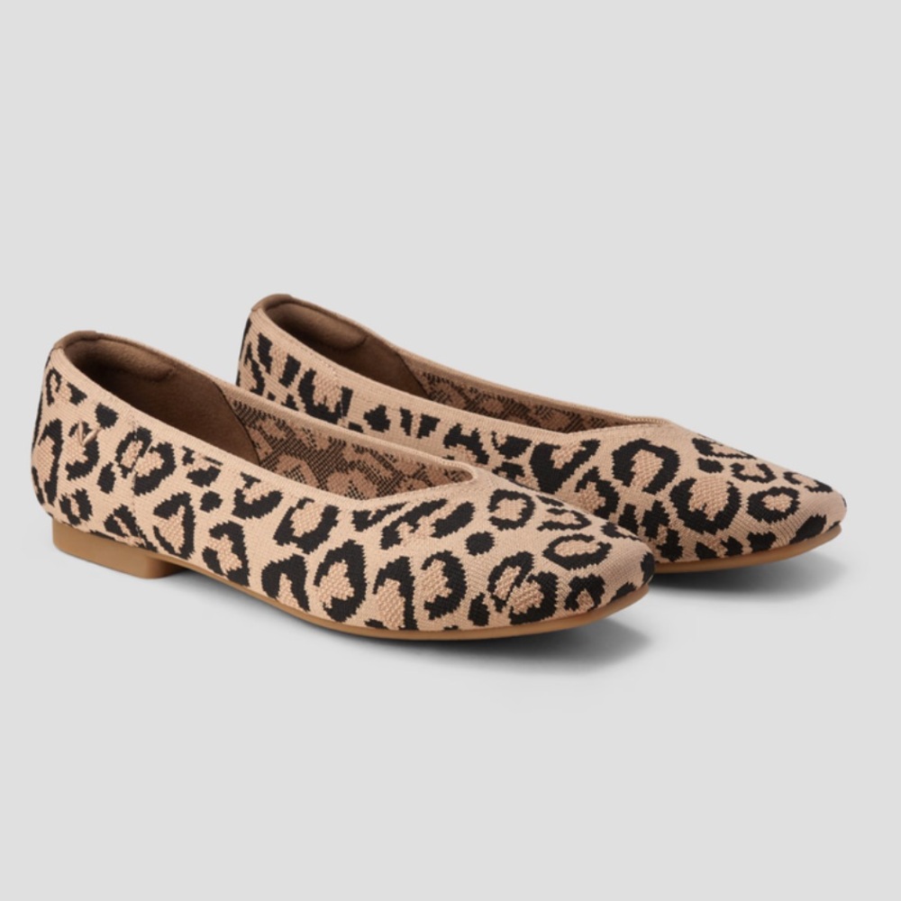 NWOT VIVAIA Margot 2.0 Square V-Cut Flats Leopard Sz 7
